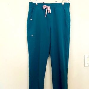 FIGS Technical Collection Zamora Scrub Joggers in Caribbean Blue - Women’s L